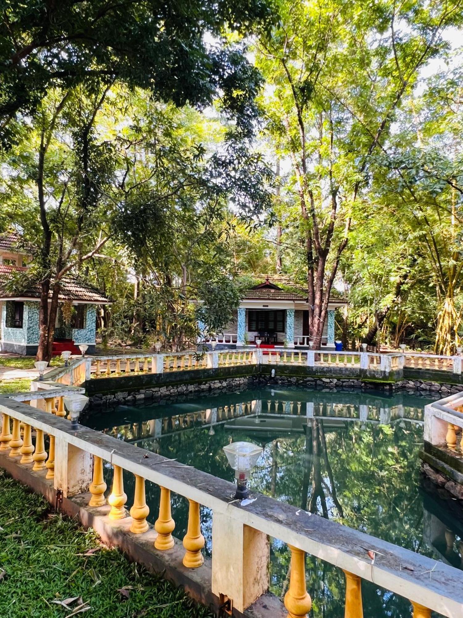 Surya Eco And Wedding Resort Thrissur Экстерьер фото